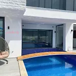 Ari Kas